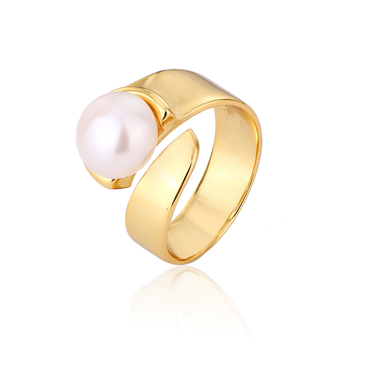 Simple Single Pearl Embellishment Gold Ring
