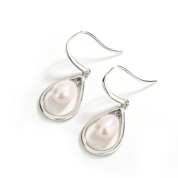 Droplet Shaped Silver Pearl Bridal Earrings - Image 3