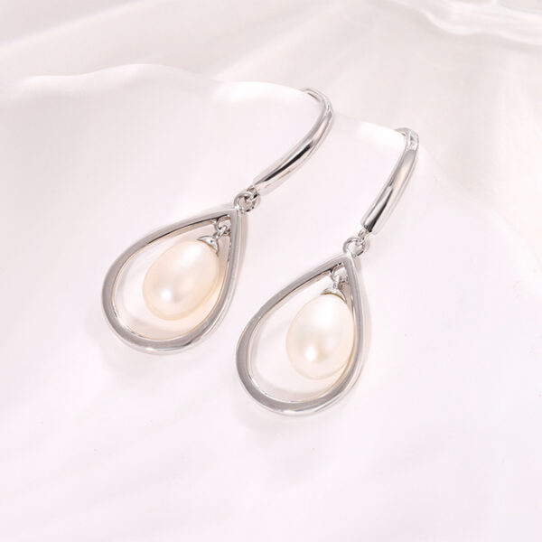 Droplet Shaped Silver Pearl Bridal Earrings - Image 5