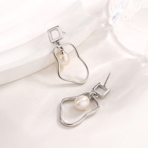 Pearl Drop Earrings with Geometric Dangle Design - Image 4