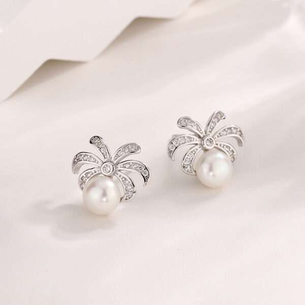 Vintage Bow Sterling Silver Pearl Earrings - Image 4