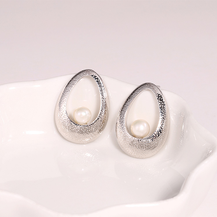 Teardrop-Shaped Sterling Silver Pearl Earrings - Image 3