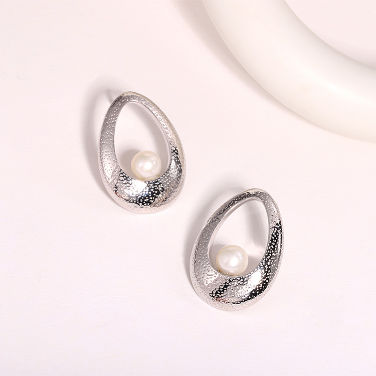 Teardrop-Shaped Sterling Silver Pearl Earrings - Image 4