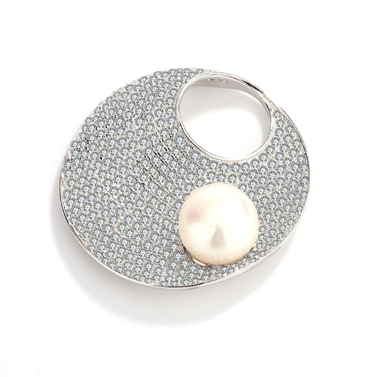 Large Circular Silver Freshwater Pearl Pendant - Image 3