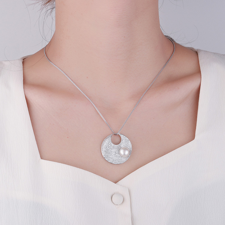 Large Circular Silver Freshwater Pearl Pendant - Image 2