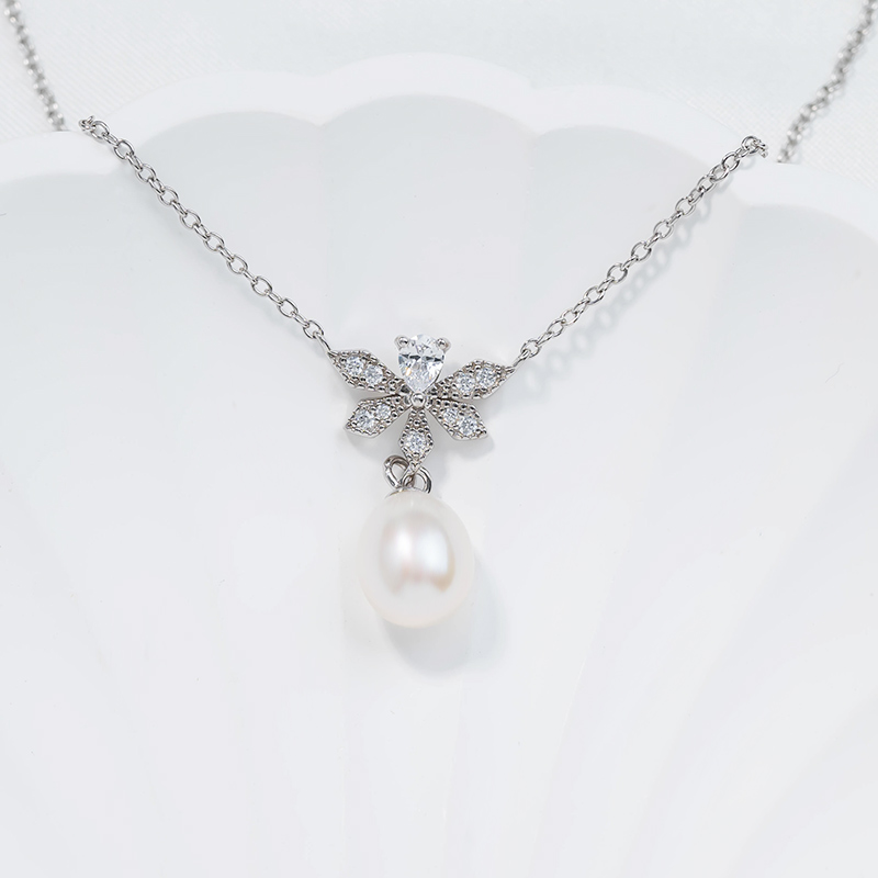 Five Petals Pearl Flower Necklace - Image 3