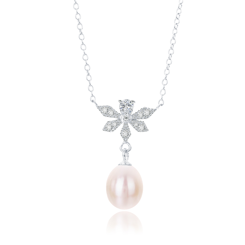 Five Petals Pearl Flower Necklace